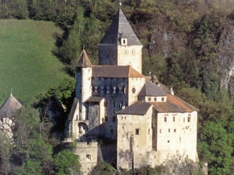 CASTEL TROSTBURG CASTEL TROSTBURG
