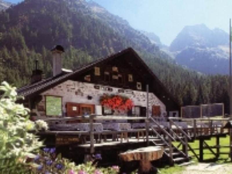 Cimeli del Rifugio Cauriol Cimeli del Rifugio Cauriol