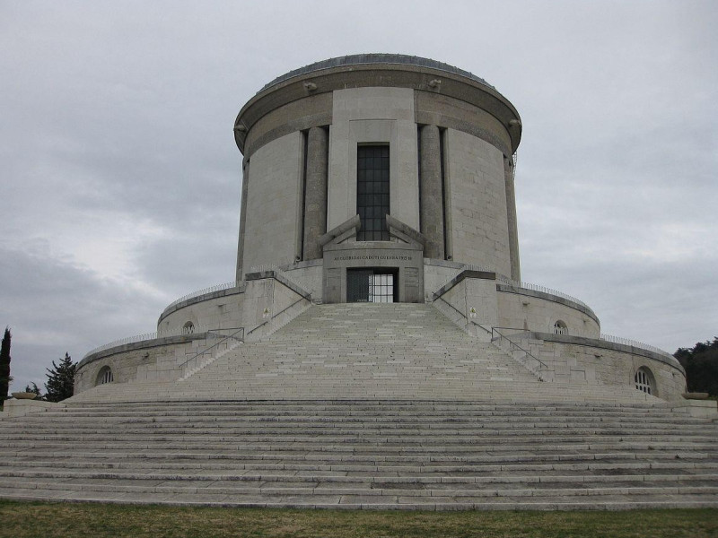 Immagine descrittiva - Di Godromil - Opera propria, Pubblico dominio, https://commons.wikimedia.org/w/index.php?curid=6407608 Immagine descrittiva - Di Godromil - Opera propria, Pubblico dominio, https://commons.wikimedia.org/w/index.php?curid=6407608