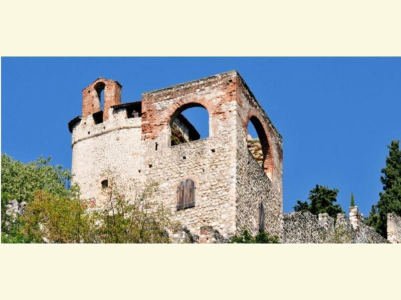 Castello di Sabbionara d'Avio Castello di Sabbionara d'Avio