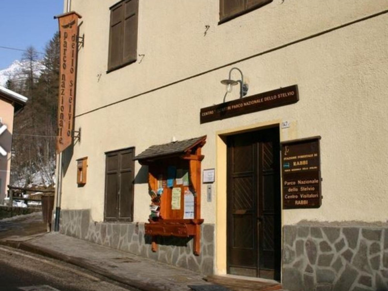 Centro visitatori di Rabbi Centro visitatori di Rabbi