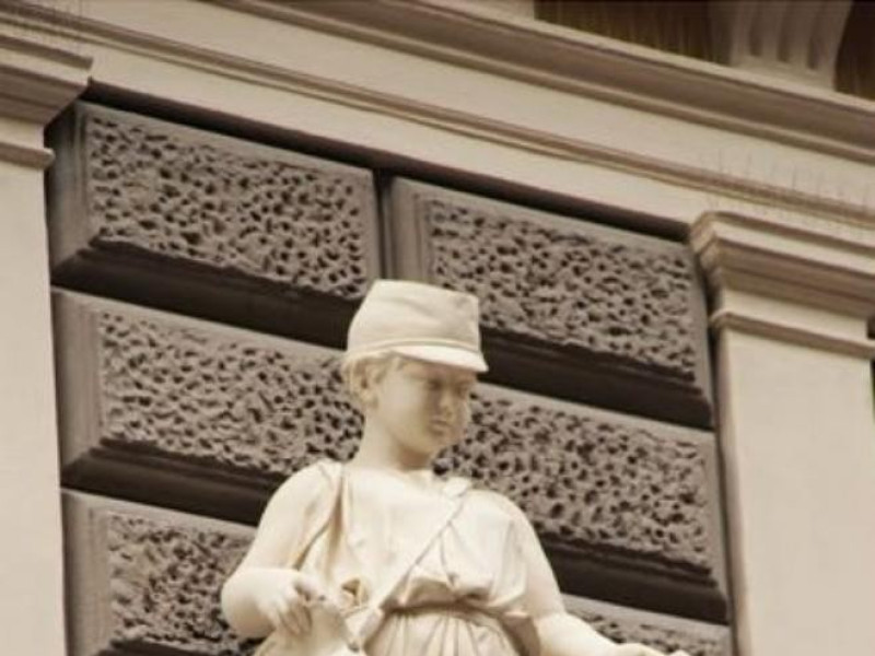 particolare della facciata particolare della facciata