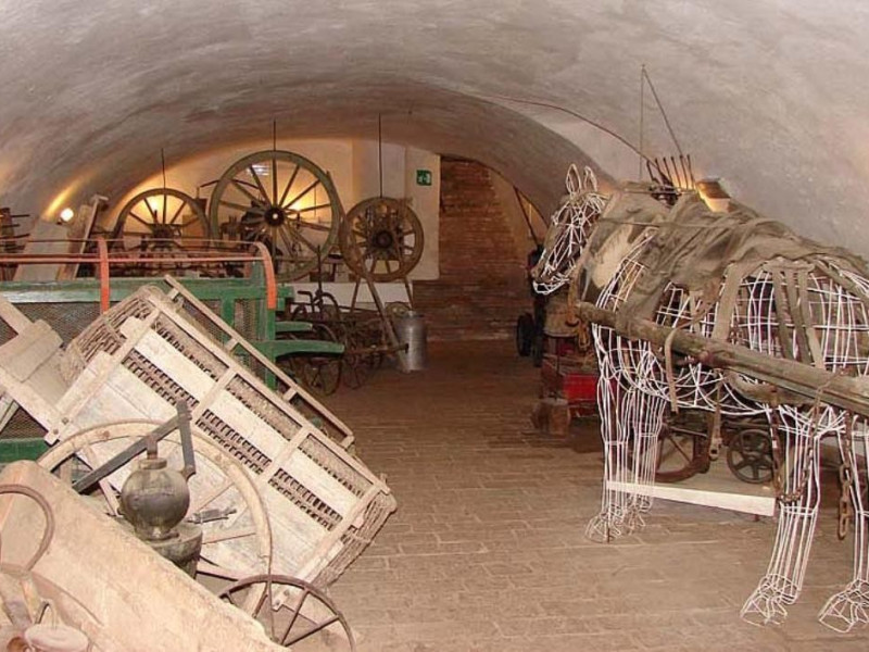 Monticelli d'Ongina, Acquario e Museo Etnografico del Po Monticelli d'Ongina, Acquario e Museo Etnografico del Po