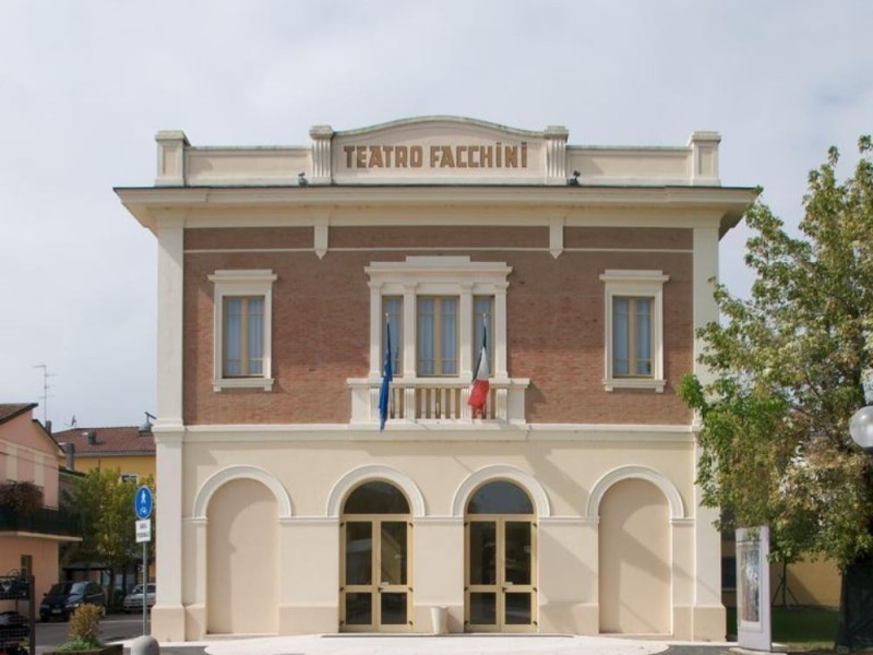 Medolla, Teatro Comunale Weber Facchini