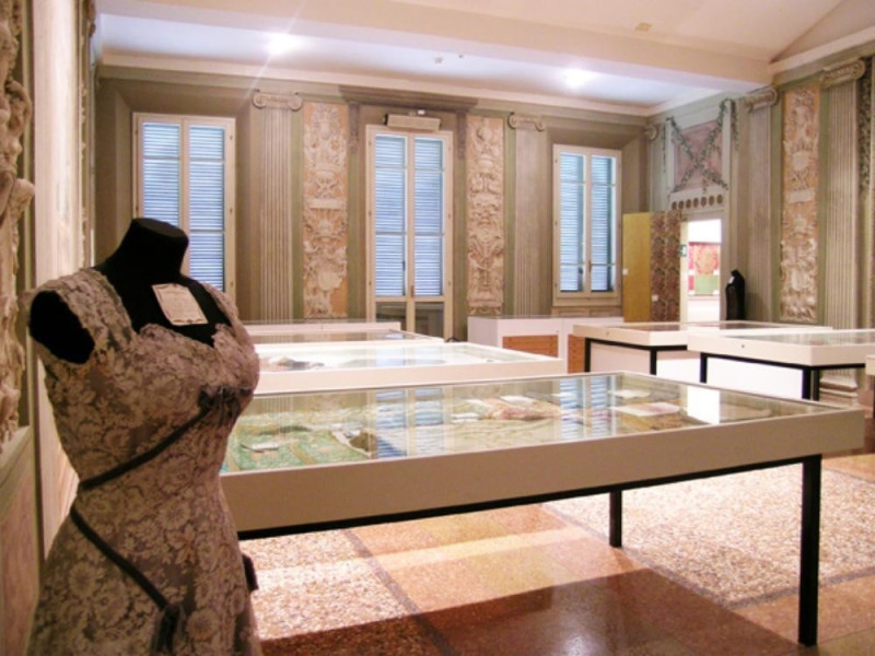 Bologna, Museo della Tappezzeria "Vittorio Zironi" Bologna, Museo della Tappezzeria "Vittorio Zironi"