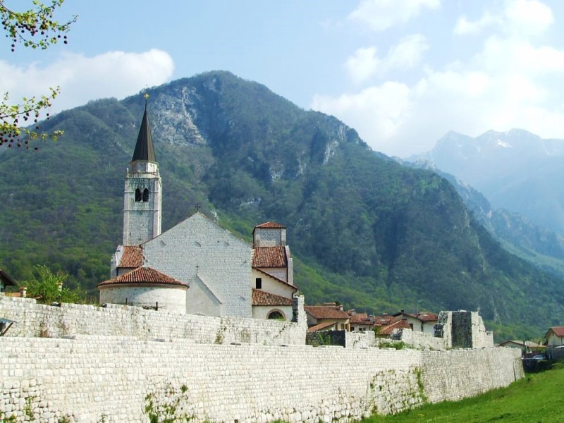 Immagine descrittiva - BY Di Sebi1 di Wikipedia in italiano - Trasferito da it.wikipedia su Commons da Rar utilizzando CommonsHelper., Pubblico dominio, https://commons.wikimedia.org/w/index.php?curid=7069131 Immagine descrittiva - BY Di Sebi1 di Wikipedia in italiano - Trasferito da it.wikipedia su Commons da Rar utilizzando CommonsHelper., Pubblico dominio, https://commons.wikimedia.org/w/index.php?curid=7069131