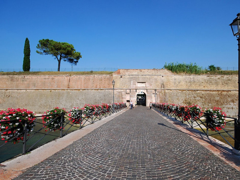 Immagine descrittiva - CC BY-SA Di Massimo Telò - Opera propria, CC BY-SA 3.0, https://commons.wikimedia.org/w/index.php?curid=28509901 Immagine descrittiva - CC BY-SA Di Massimo Telò - Opera propria, CC BY-SA 3.0, https://commons.wikimedia.org/w/index.php?curid=28509901