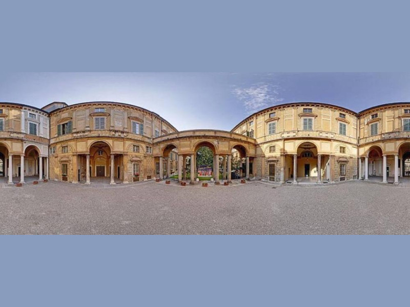 Cortile interno di Palazzo Affaitati sede della Biblioteca Statale Cortile interno di Palazzo Affaitati sede della Biblioteca Statale
