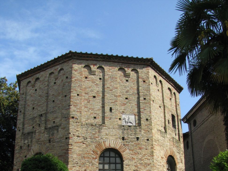 Immagine descrittiva - CC BY-SA Di User:Testus - Opera propria, CC BY-SA 3.0, https://commons.wikimedia.org/w/index.php?curid=4046265