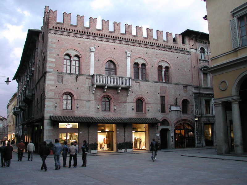 Immagine descrittiva - BY Di Paolo da Reggio - Opera propria, Pubblico dominio, https://commons.wikimedia.org/w/index.php?curid=797899 Immagine descrittiva - BY Di Paolo da Reggio - Opera propria, Pubblico dominio, https://commons.wikimedia.org/w/index.php?curid=797899