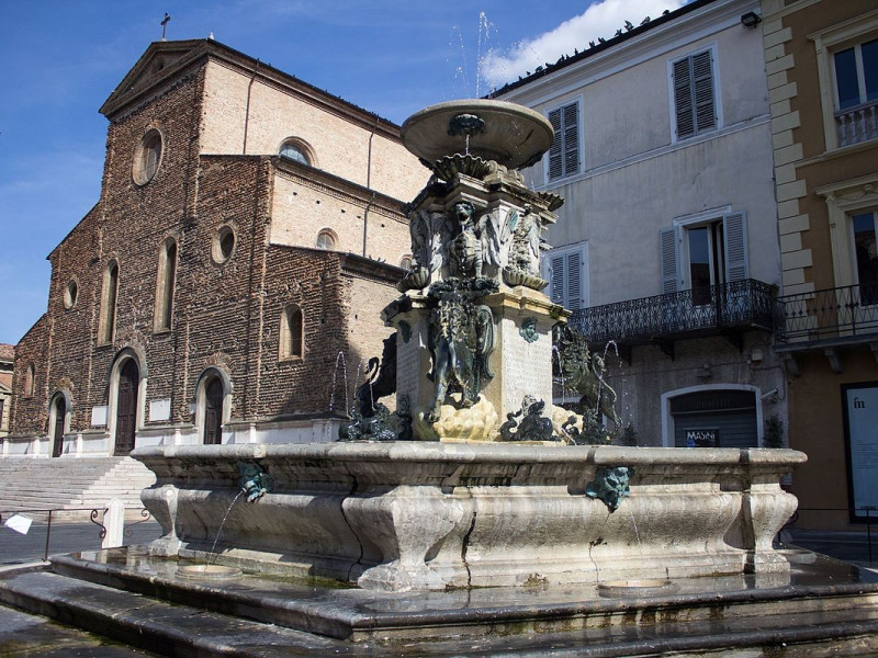 Immagine descrittiva - CC BY-SA Di Matt.giocoliere - Opera propria, CC BY-SA 4.0, https://commons.wikimedia.org/w/index.php?curid=43774794 Immagine descrittiva - CC BY-SA Di Matt.giocoliere - Opera propria, CC BY-SA 4.0, https://commons.wikimedia.org/w/index.php?curid=43774794