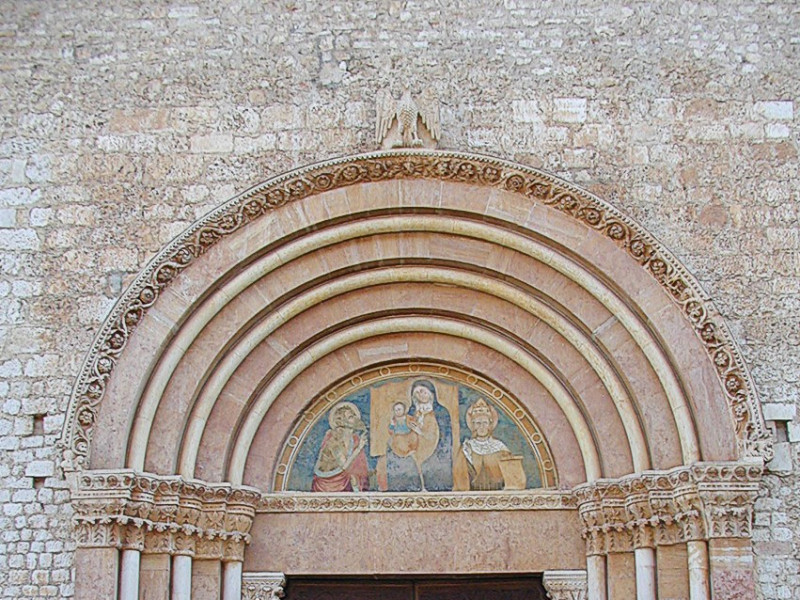 Immagine descrittiva - CC BY-SA Di Ra Boe - selbst fotografiert DigiCam C2100UZ, CC BY-SA 2.5, https://commons.wikimedia.org/w/index.php?curid=2760104 Immagine descrittiva - CC BY-SA Di Ra Boe - selbst fotografiert DigiCam C2100UZ, CC BY-SA 2.5, https://commons.wikimedia.org/w/index.php?curid=2760104