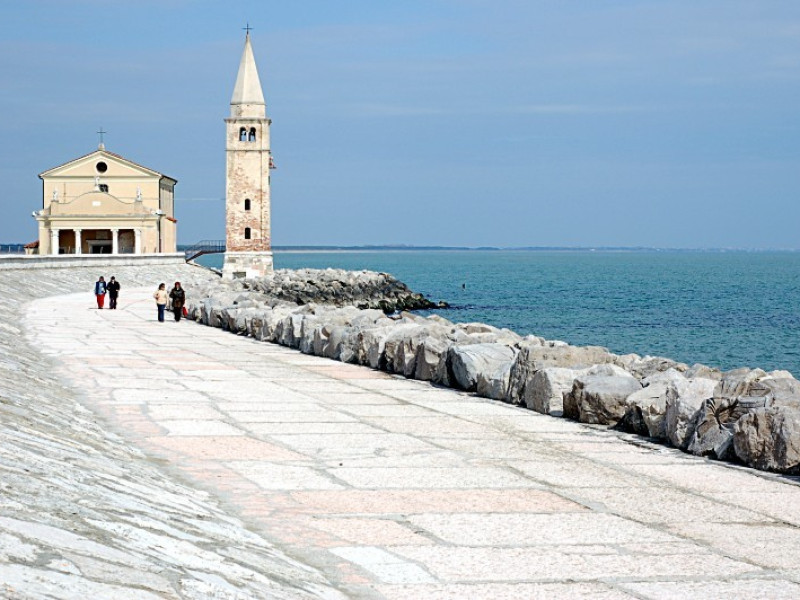 Immagine descrittiva - BY Di Original uploader was Morningfrost at it.wikipedia - Originally from it.wikipedia; description page is/was here., Pubblico dominio, https://commons.wikimedia.org/w/index.php?curid=1426301