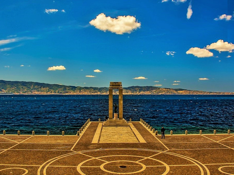 Reggio Calabria e i Bronzi di Riace Reggio Calabria e i Bronzi di Riace