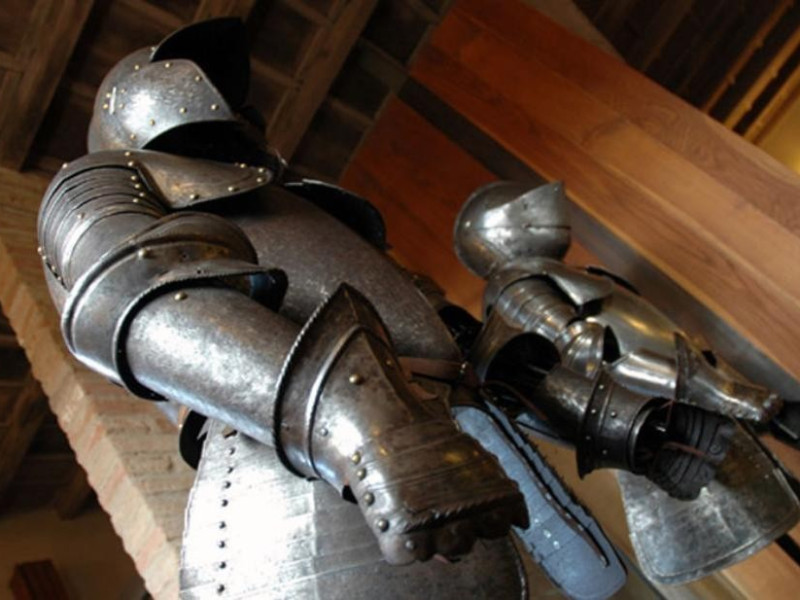 Imola, Rocca Sforzesca - Collezioni d'armi e di ceramiche