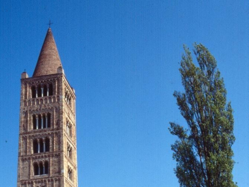Codigoro, Abbazia di Pomposa e Museo Pomposiano  Codigoro, Abbazia di Pomposa e Museo Pomposiano