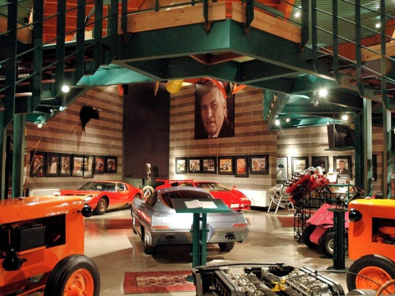 Sant'Agostino, Centro Polifunzionale "F. Lamborghini"