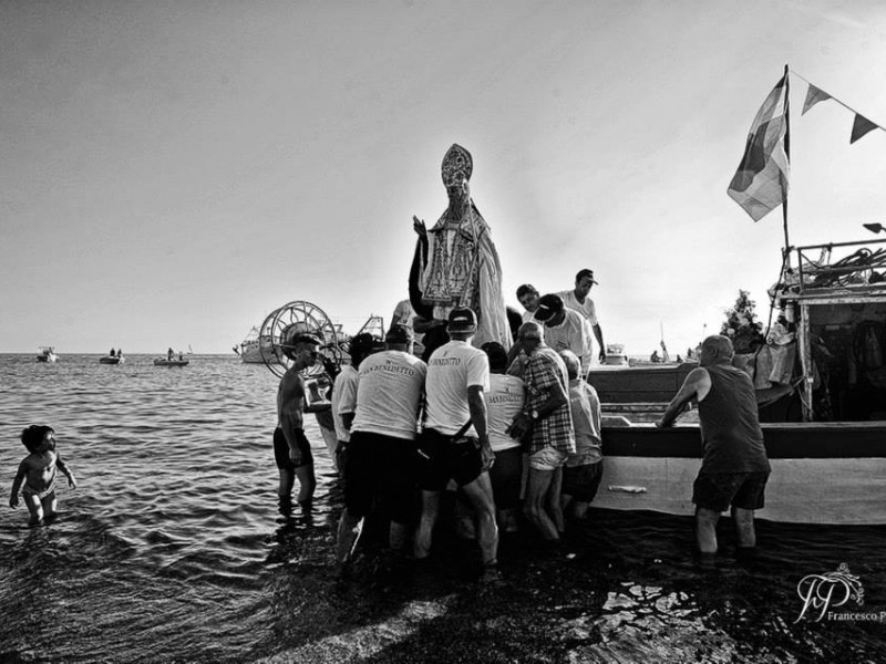 Cetraro (CS), processione a mare in onore di San Benedetto da Norcia Cetraro (CS), processione a mare in onore di San Benedetto da Norcia