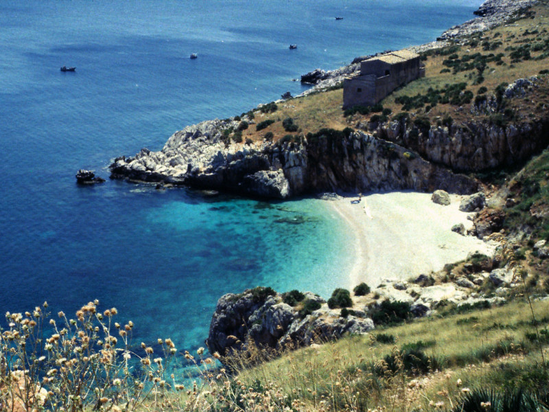 Immagine descrittiva - BY Di Christof Halbe - Opera propria, Pubblico dominio, https://commons.wikimedia.org/w/index.php?curid=1726940 Immagine descrittiva - BY Di Christof Halbe - Opera propria, Pubblico dominio, https://commons.wikimedia.org/w/index.php?curid=1726940