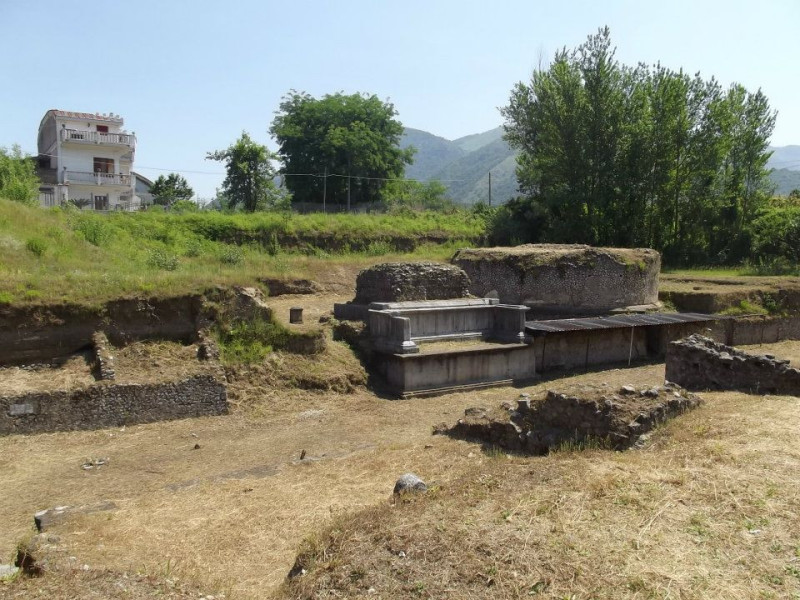 Necropoli di Pizzone Necropoli di Pizzone