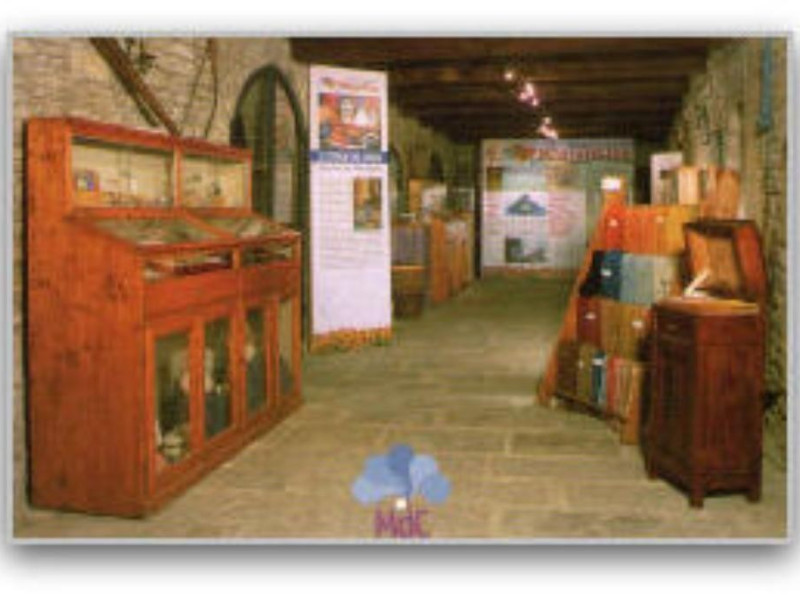 Museo dei Colori Naturali "Delio Bischi" Museo dei Colori Naturali "Delio Bischi"