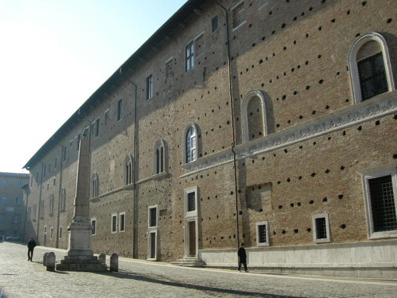 Palazzo ducale di Urbino, esterno