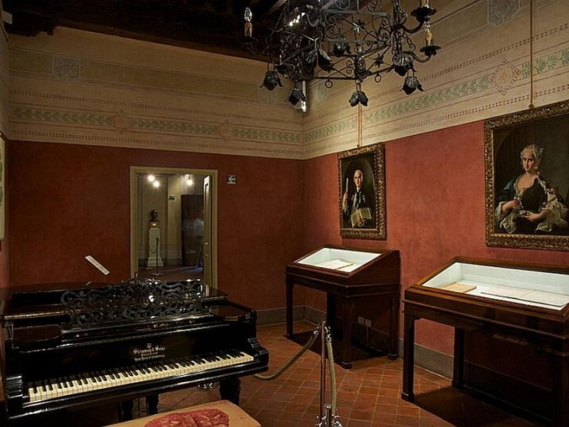 Lucca, MUSEO CASA NATALE GIACOMO PUCCINI Lucca, MUSEO CASA NATALE GIACOMO PUCCINI