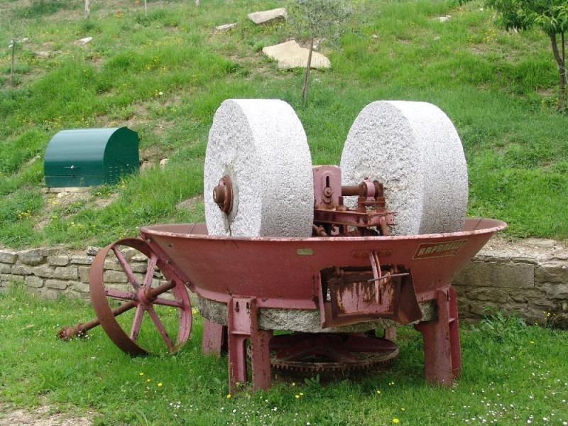 Macine in pietra jpg; 3264 pixels; 2448 pixels Macine in pietra jpg; 3264 pixels; 2448 pixels