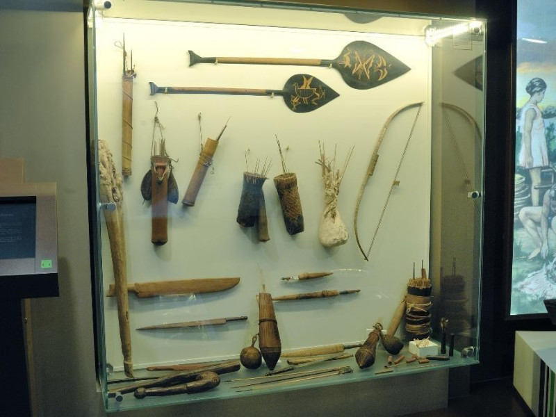 Sala espositiva. Oggetti etno-antropologici Fedeli, Marcello; jpg; 2126 pixels; 1417 pixels