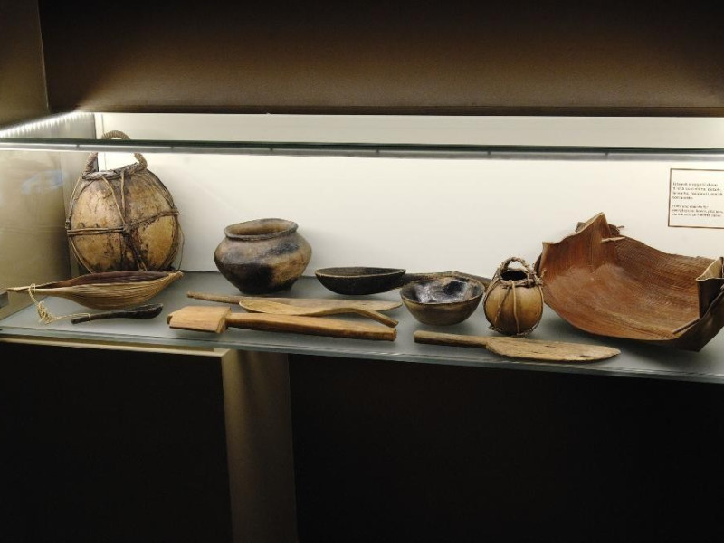 Sala espositiva. Oggetti etno-antropologici Fedeli, Marcello; jpg; 2126 pixels; 1417 pixels