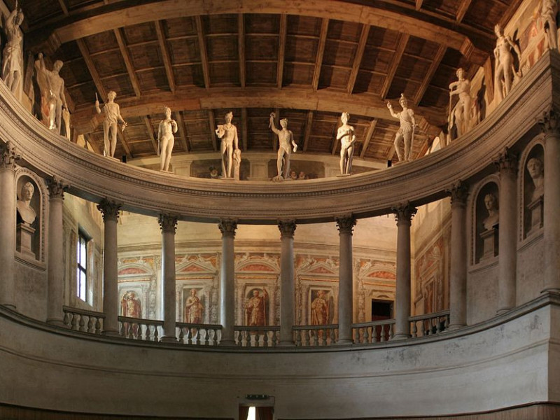 Immagine descrittiva - CC BY Di asbruff - Theater @Sabbioneta, CC BY 2.0, https://commons.wikimedia.org/w/index.php?curid=31810121 Immagine descrittiva - CC BY Di asbruff - Theater @Sabbioneta, CC BY 2.0, https://commons.wikimedia.org/w/index.php?curid=31810121