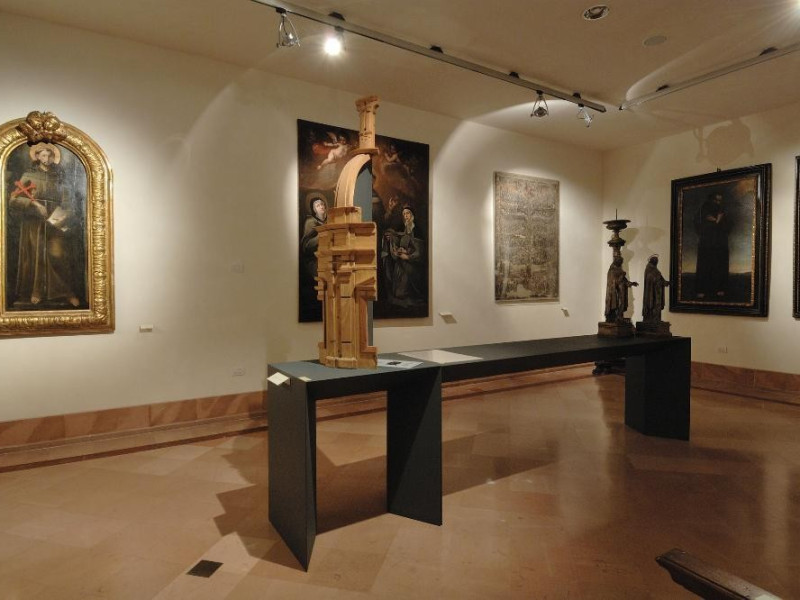 Museo della Porziuncola. Sala espositiva Fedeli, Marcello; jpg; 2126 pixels; 1417 pixels Museo della Porziuncola. Sala espositiva Fedeli, Marcello; jpg; 2126 pixels; 1417 pixels