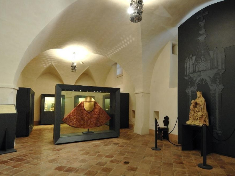 Museo della Porziuncola. Sala espositiva D Fedeli, Marcello; jpg; 2126 pixels; 1417 pixels Museo della Porziuncola. Sala espositiva D Fedeli, Marcello; jpg; 2126 pixels; 1417 pixels