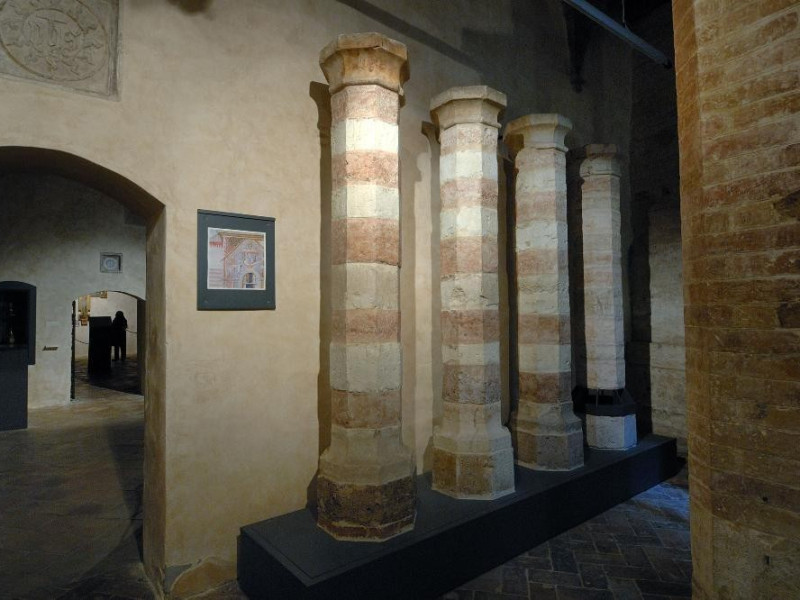 Museo della Porziuncola. Sala espositiva C. P Fedeli, Marcello; jpg; 2126 pixels; 1417 pixels Museo della Porziuncola. Sala espositiva C. P Fedeli, Marcello; jpg; 2126 pixels; 1417 pixels