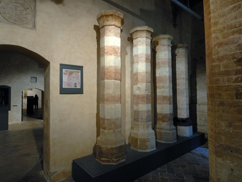 Museo della Porziuncola. Sala espositiva C. P Fedeli, Marcello; jpg; 2126 pixels; 1417 pixels Museo della Porziuncola. Sala espositiva C. P Fedeli, Marcello; jpg; 2126 pixels; 1417 pixels