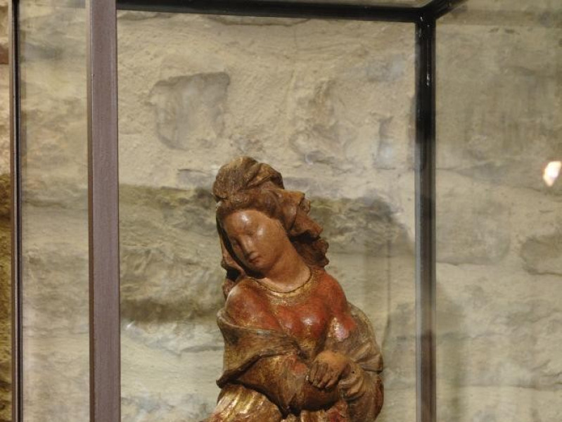 Jacopo della Quercia. Statua. Madonna annunci Fedeli, Marcello; jpg; 1417 pixels; 2126 pixels Jacopo della Quercia. Statua. Madonna annunci Fedeli, Marcello; jpg; 1417 pixels; 2126 pixels