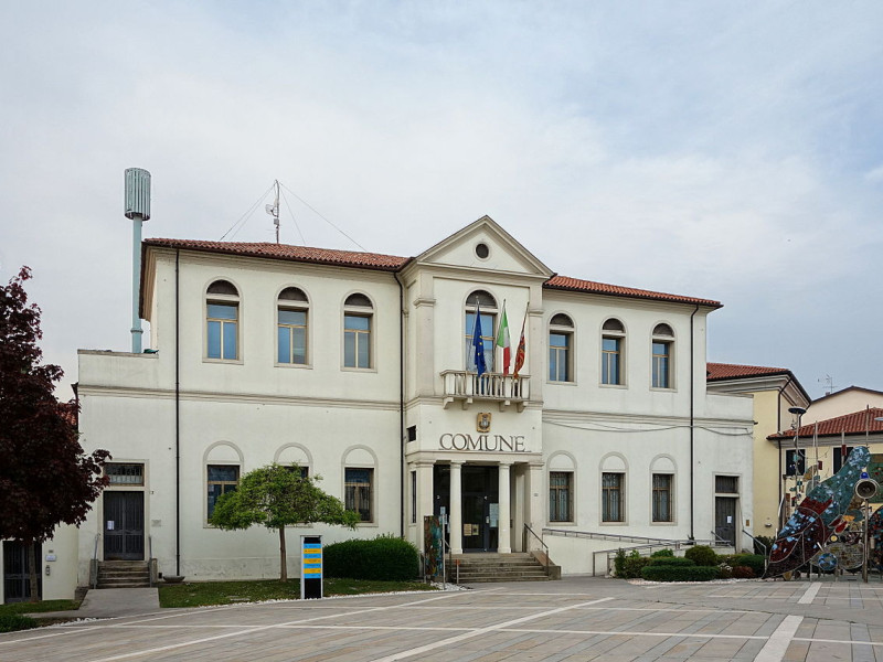 Immagine descrittiva - CC BY-SA Di Velvet - Opera propria, CC BY-SA 3.0, https://commons.wikimedia.org/w/index.php?curid=32346516 Immagine descrittiva - CC BY-SA Di Velvet - Opera propria, CC BY-SA 3.0, https://commons.wikimedia.org/w/index.php?curid=32346516