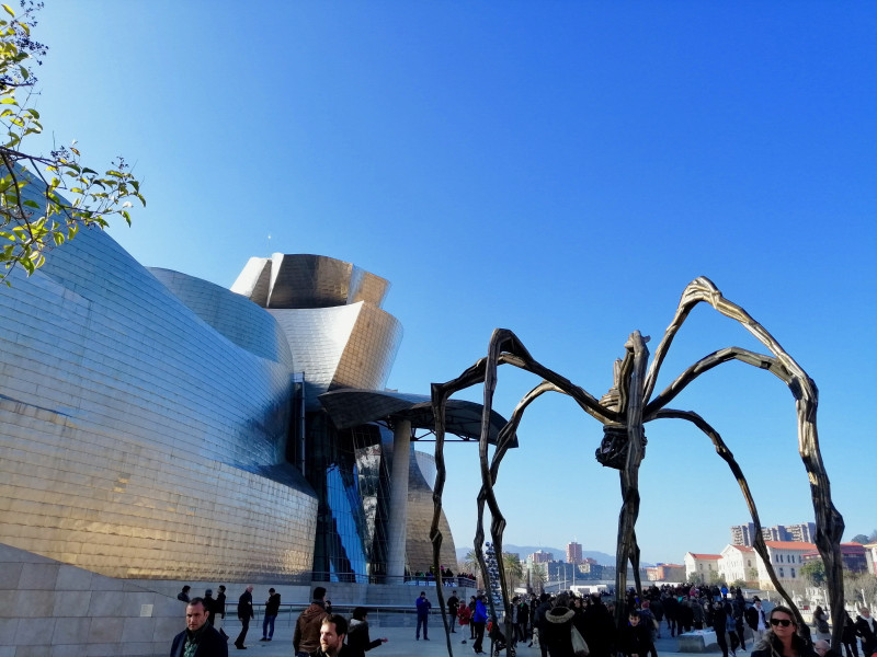 Il Guggenheim con il ragno Maman Il Guggenheim con il ragno Maman