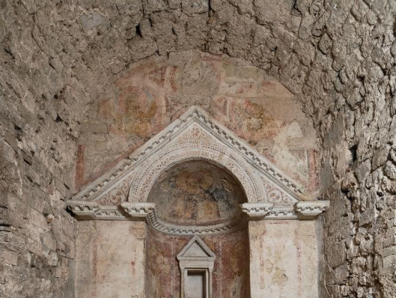 Chiesa di S. Salvatore. IV-V sec. d.C. Intern Fedeli, Marcello; jpg; 1417 pixels; 2126 pixels Chiesa di S. Salvatore. IV-V sec. d.C. Intern Fedeli, Marcello; jpg; 1417 pixels; 2126 pixels