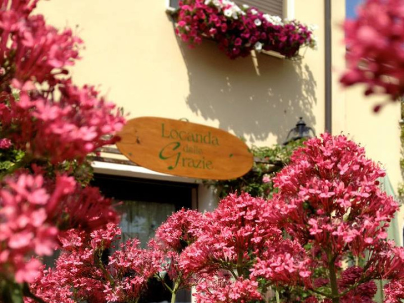 Immagine descrittiva - BY https://www.facebook.com/locanda.dellegrazie/ Immagine descrittiva - BY https://www.facebook.com/locanda.dellegrazie/