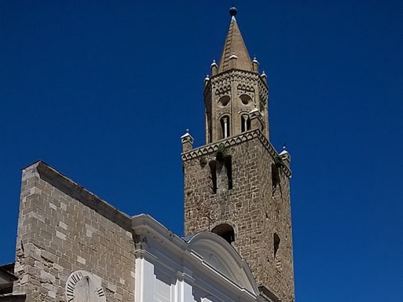 Immagine descrittiva - CC BY-SA Di it:Discussioni utente:Winy - it:File:Duomo_di_Campli.jpeg, transfer Ulamm (discussione), CC BY-SA 4.0, https://commons.wikimedia.org/w/index.php?curid=72047359 Immagine descrittiva - CC BY-SA Di it:Discussioni utente:Winy - it:File:Duomo_di_Campli.jpeg, transfer Ulamm (discussione), CC BY-SA 4.0, https://commons.wikimedia.org/w/index.php?curid=72047359