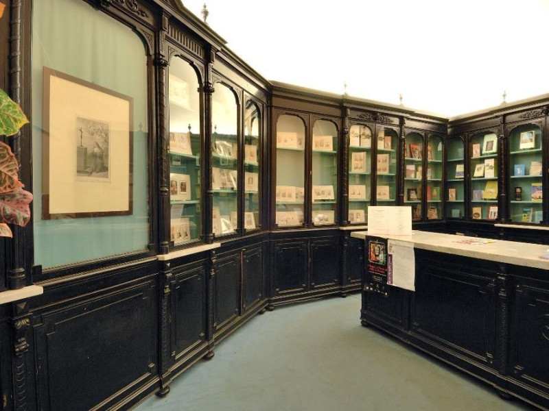 Interno. Sala espositiva. Giorgetti, Alessio/ Paparelli, Daniele; jpg; 2126 pixels; 1417 pixels Interno. Sala espositiva. Giorgetti, Alessio/ Paparelli, Daniele; jpg; 2126 pixels; 1417 pixels