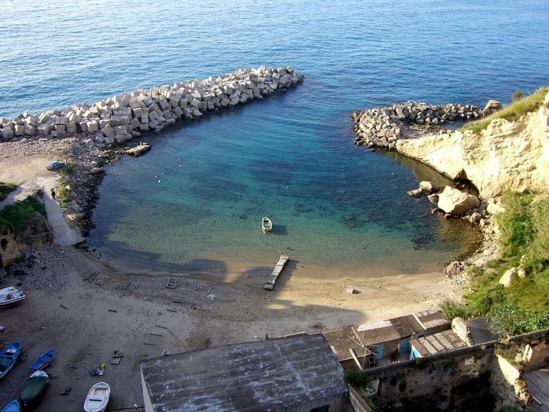 Immagine descrittiva - CC BY-SA Di de:user:ncnever - Opera propria, CC BY-SA 2.5, https://commons.wikimedia.org/w/index.php?curid=803537 Immagine descrittiva - CC BY-SA Di de:user:ncnever - Opera propria, CC BY-SA 2.5, https://commons.wikimedia.org/w/index.php?curid=803537