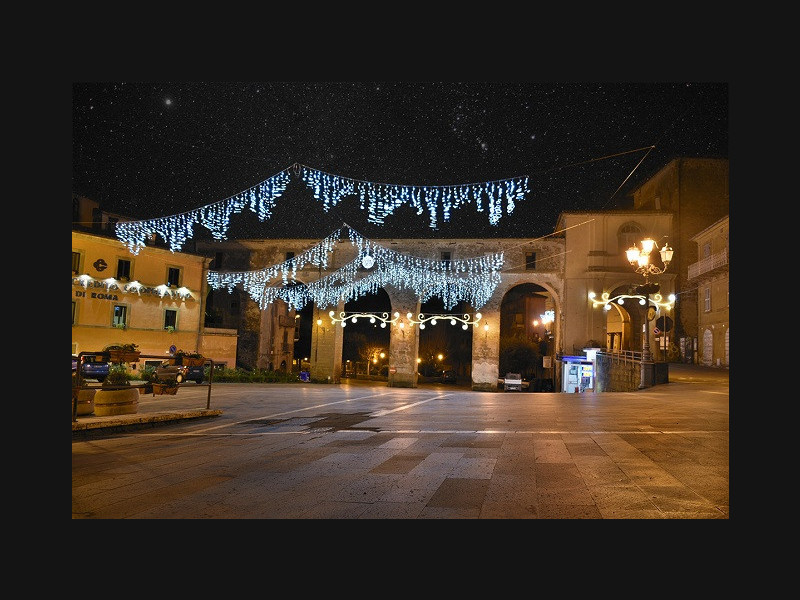 piazza principale di farnese