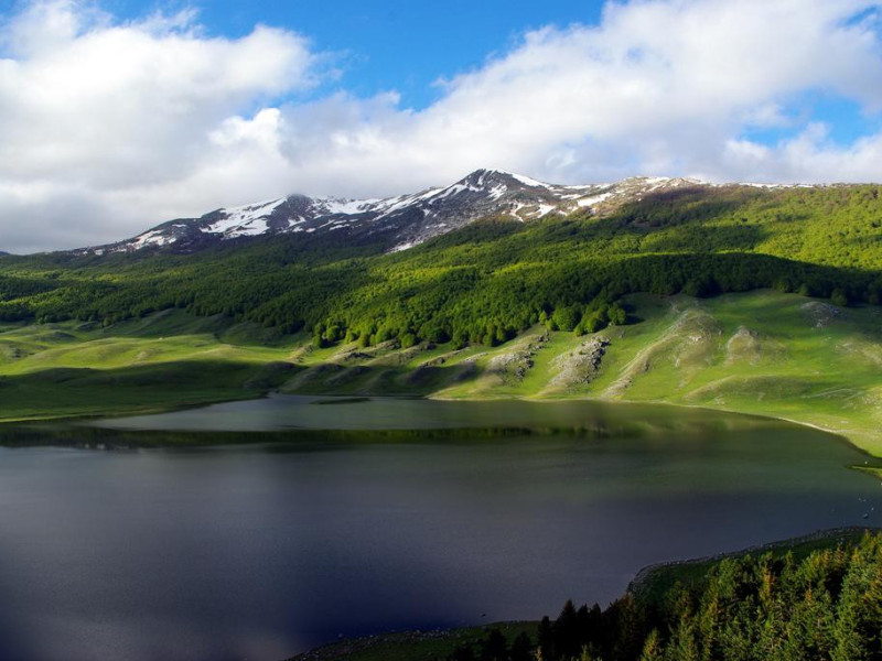 Immagine descrittiva - BY Di Andrea Angelucci - http://forum.meteonetwork.it/meteo-foto/123005-sulle-nevi-estive-dellabruzzo-monte-puzzillo-parco-velino-sirente.html, CC BY-SA 3.0, https://commons.wikimedia.org/w/index.php?curid=22645152 Immagine descrittiva - BY Di Andrea Angelucci - http://forum.meteonetwork.it/meteo-foto/123005-sulle-nevi-estive-dellabruzzo-monte-puzzillo-parco-velino-sirente.html, CC BY-SA 3.0, https://commons.wikimedia.org/w/index.php?curid=22645152