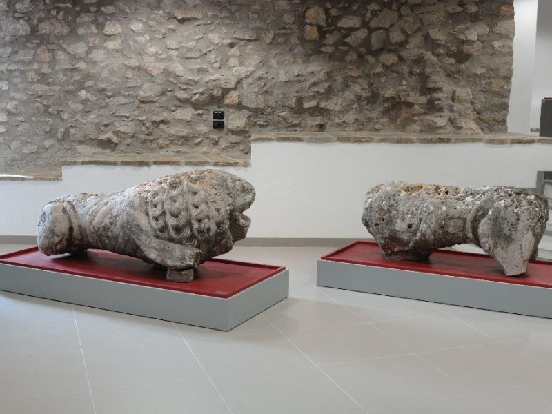 Leoni. Arte etrusca III sec. a.C. Fedeli, Marcello; jpg; 2126 pixels; 1417 pixels Leoni. Arte etrusca III sec. a.C. Fedeli, Marcello; jpg; 2126 pixels; 1417 pixels