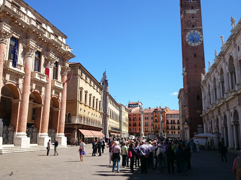 Immagine descrittiva - Immagine descrittiva -