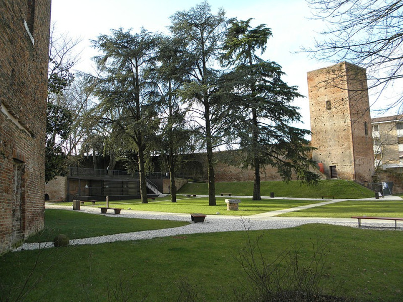 Immagine descrittiva - CC BY Di Threecharlie - Opera propria, CC BY 3.0, https://commons.wikimedia.org/w/index.php?curid=13896969 Immagine descrittiva - CC BY Di Threecharlie - Opera propria, CC BY 3.0, https://commons.wikimedia.org/w/index.php?curid=13896969