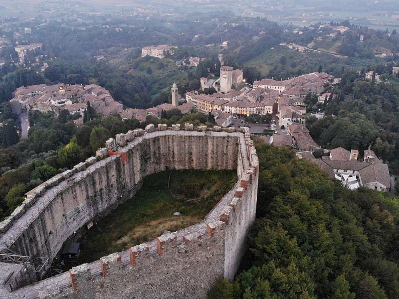 Immagine descrittiva - CC BY-SA Di Asolando1984 - Opera propria, CC BY-SA 4.0, https://commons.wikimedia.org/w/index.php?curid=73196006 Immagine descrittiva - CC BY-SA Di Asolando1984 - Opera propria, CC BY-SA 4.0, https://commons.wikimedia.org/w/index.php?curid=73196006