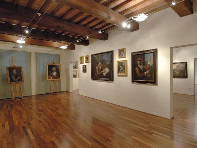 Pinacoteca Comunale. Sala espositiva jpg; 2126 pixels; 1417 pixels